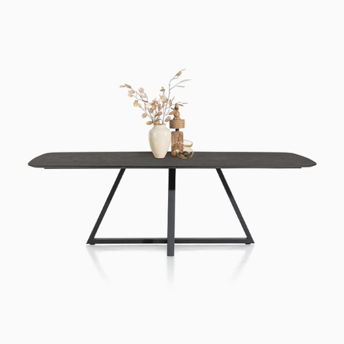 Ridgefield Oval Dining Table