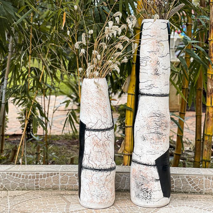 Monochromo Vase